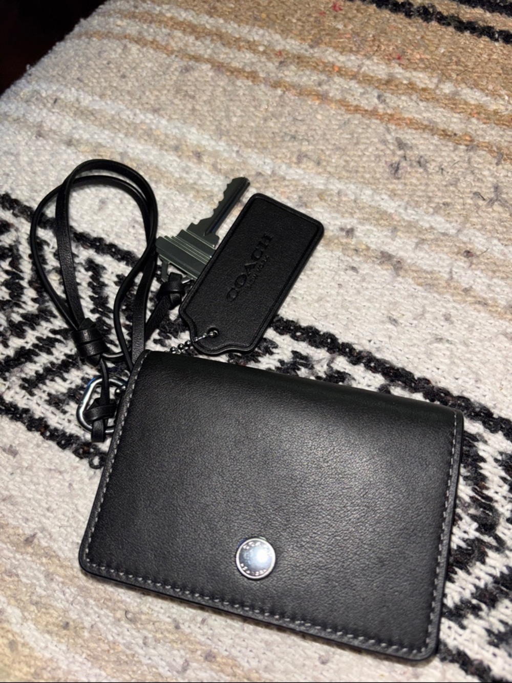 Coach Black Leather Card Holder with Key  charm and hang tag on Loop - Picture 3 of 7